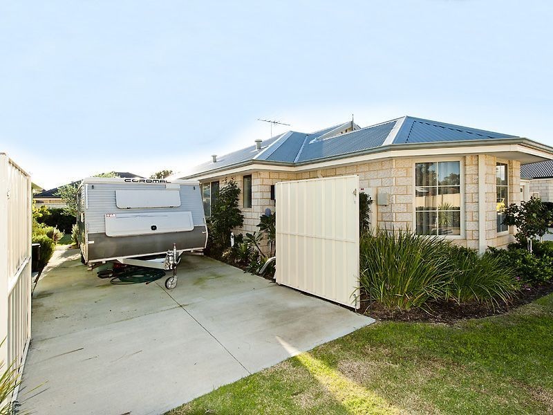 18 Golden Grove, Coodanup WA 6210