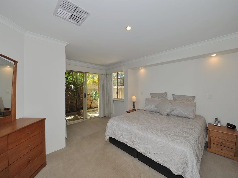 27 Peron Place, San Remo WA 6210