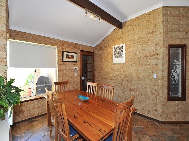 27 Peron Place, San Remo WA 6210