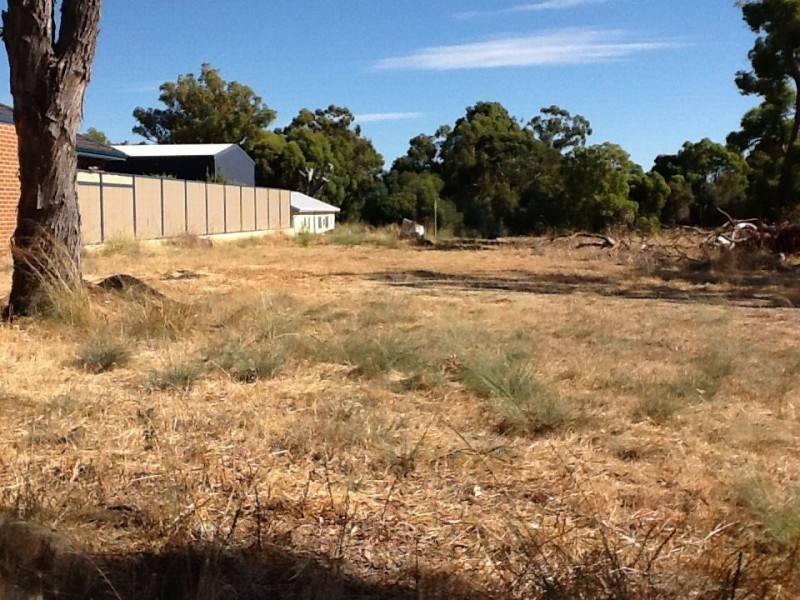 33 Sundercombe Loop, Waroona WA 6215