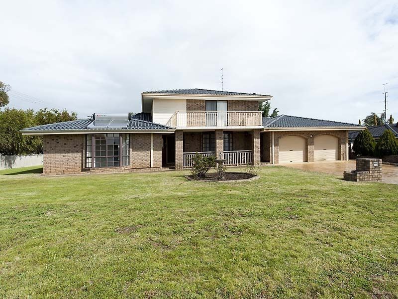 1 Pisconeri Heights, Waroona WA 6215