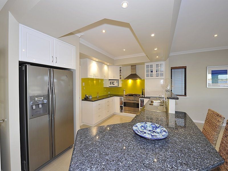 40 Brindabella Crescent, Halls Head WA 6210