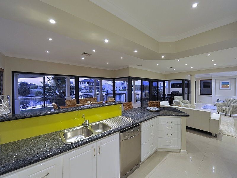 40 Brindabella Crescent, Halls Head WA 6210