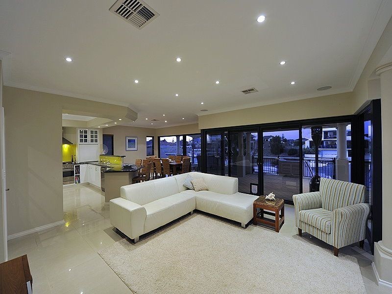 40 Brindabella Crescent, Halls Head WA 6210