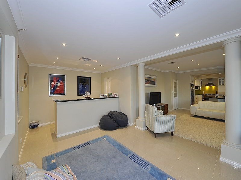 40 Brindabella Crescent, Halls Head WA 6210