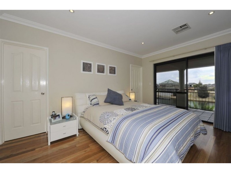 40 Brindabella Crescent, Halls Head WA 6210