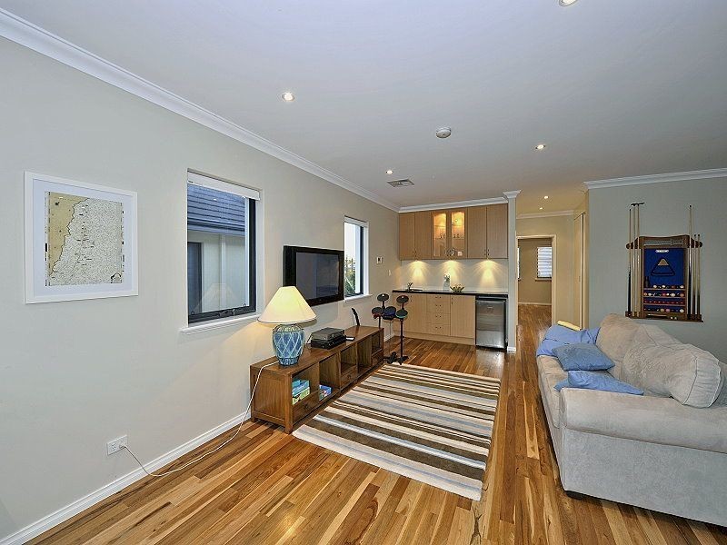 40 Brindabella Crescent, Halls Head WA 6210