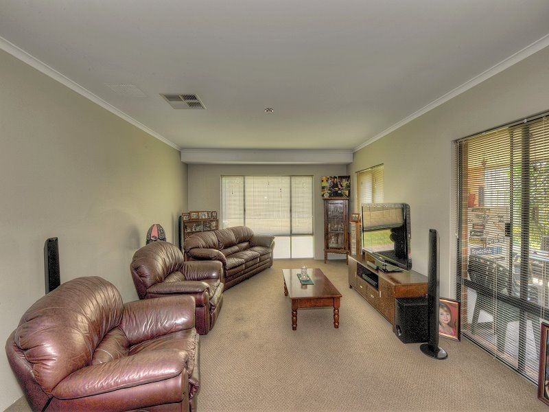 66 Carissa Turn, Halls Head WA 6210