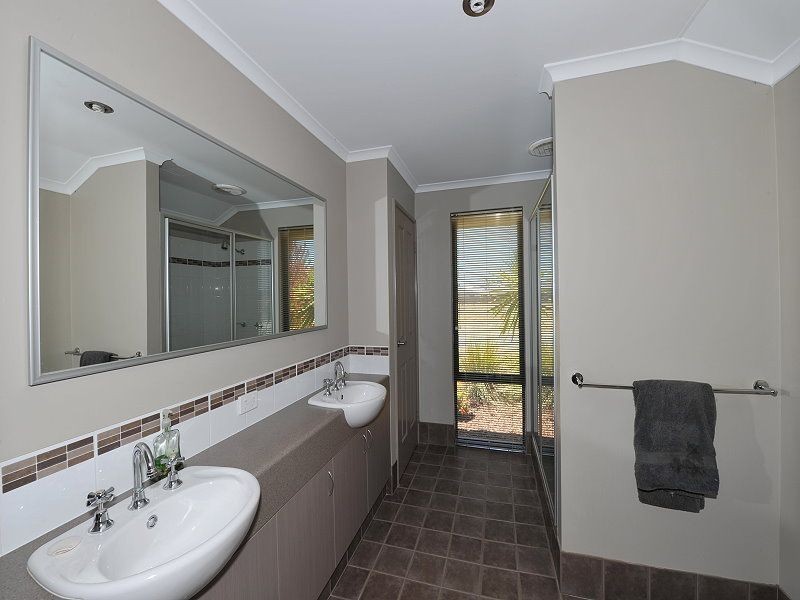 66 Carissa Turn, Halls Head WA 6210