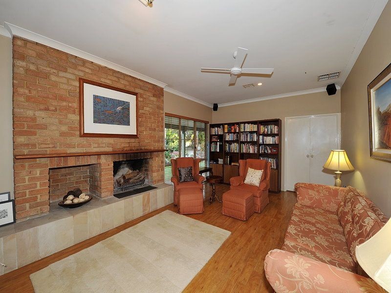 2 Silverton Crescent, Erskine WA 6210