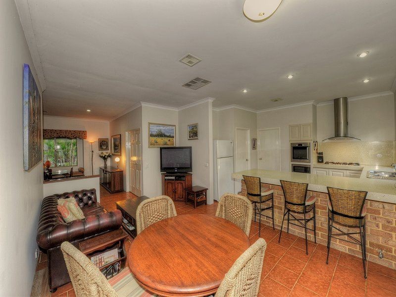 2 Silverton Crescent, Erskine WA 6210
