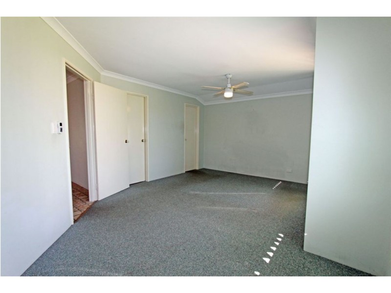 127 Peelwood Parade, Halls Head WA 6210