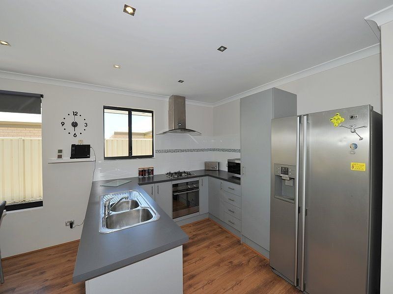 23 Dowerin Circuit, Lakelands WA 6180