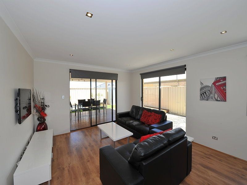 23 Dowerin Circuit, Lakelands WA 6180