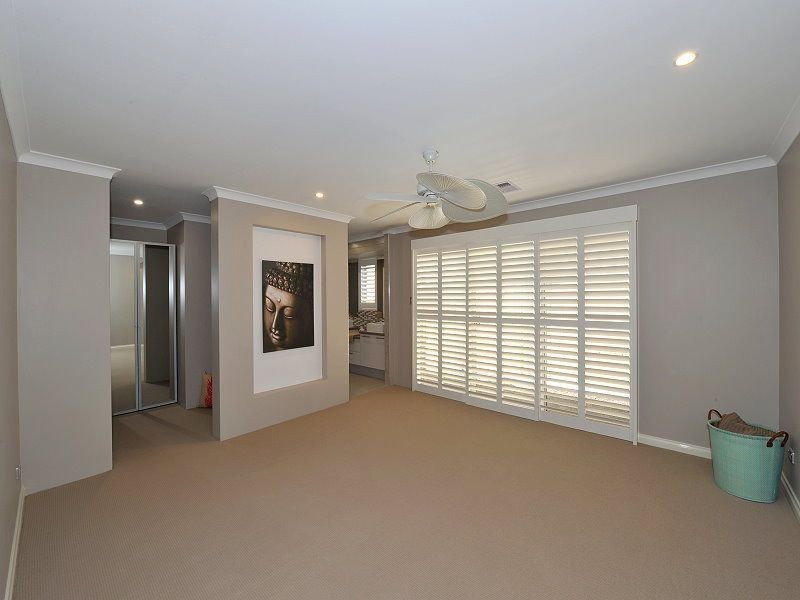 14 Victor Drive, Madora Bay WA 6210