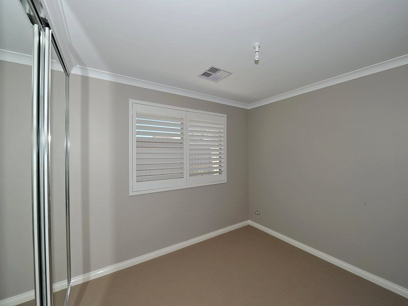 14 Victor Drive, Madora Bay WA 6210