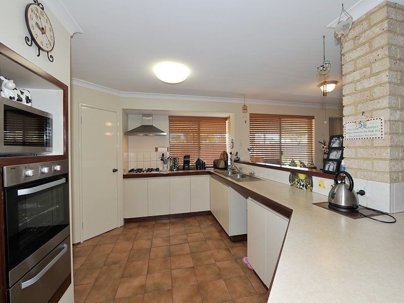 67 Parkland Drive, Warnbro WA 6169