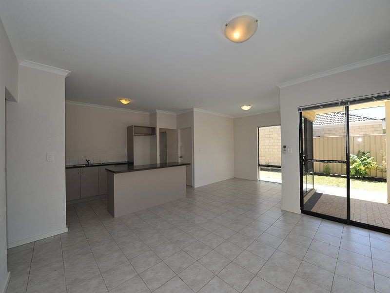 12 Fifth Avenue, Mandurah WA 6210