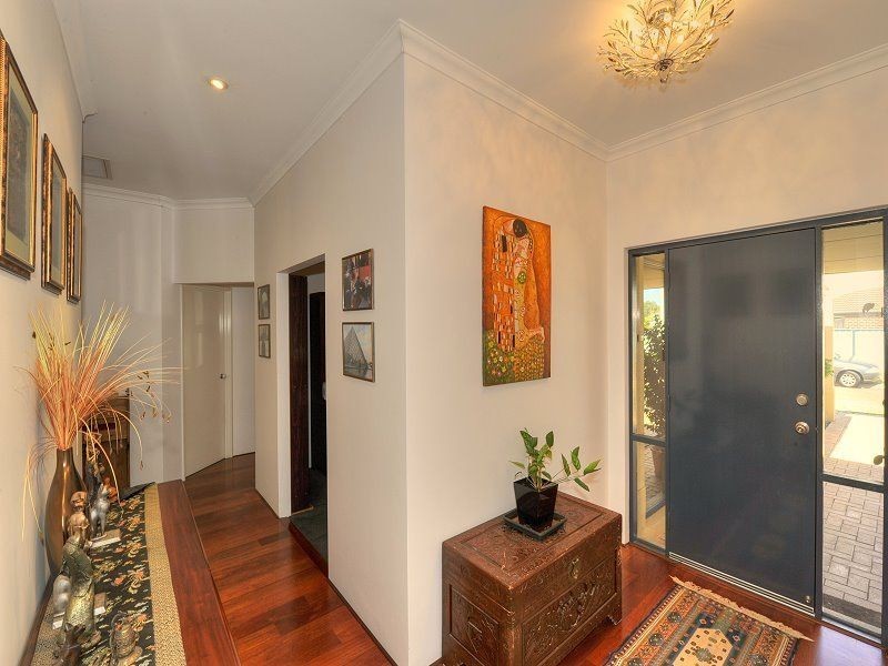 10 Peach Tree Pass, Meadow Springs WA 6210