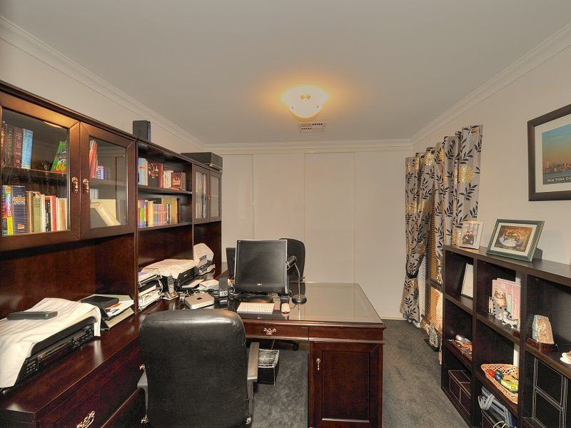 10 Peach Tree Pass, Meadow Springs WA 6210