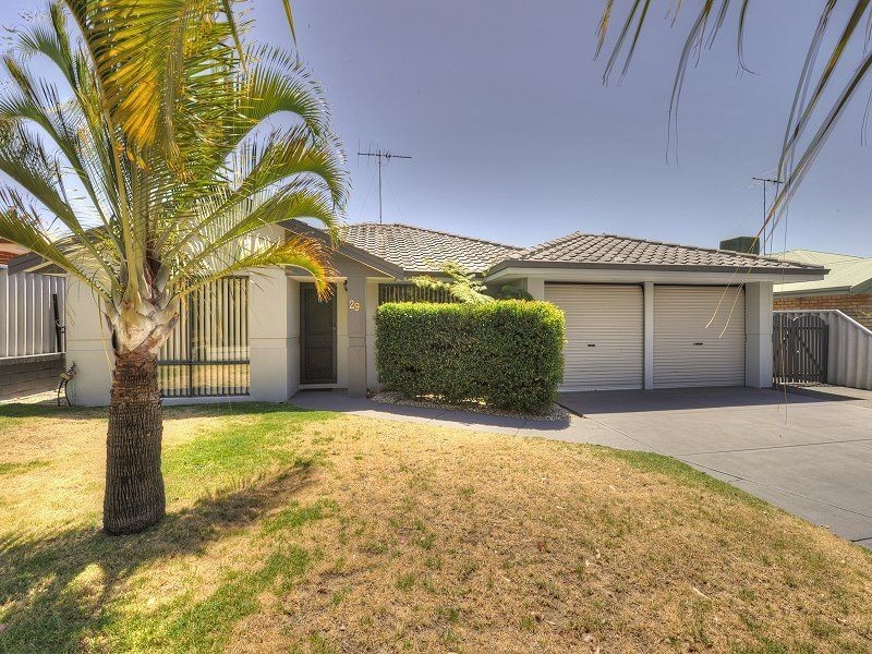 29 Templetonia Promenade, Halls Head WA 6210