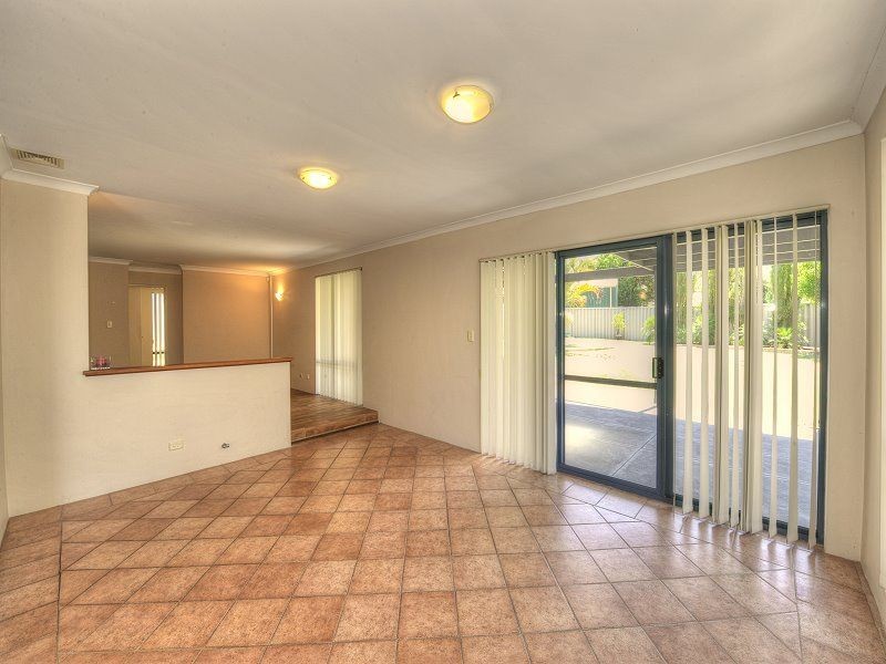 29 Templetonia Promenade, Halls Head WA 6210