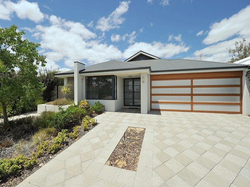 8 Glendale Street, Meadow Springs WA 6210