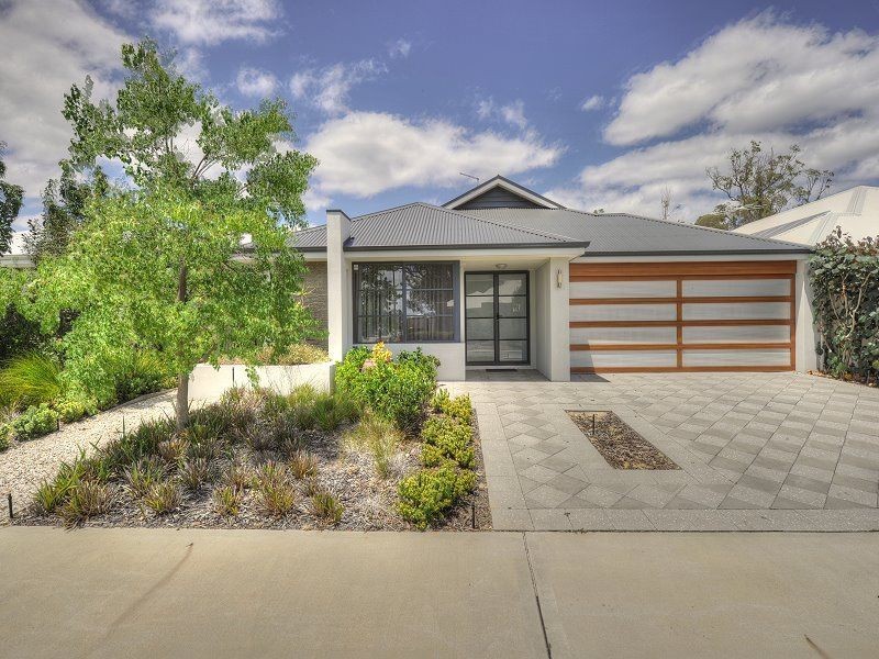 8 Glendale Street, Meadow Springs WA 6210