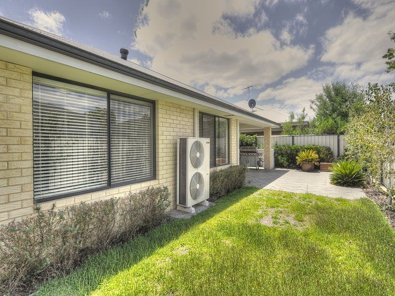 8 Glendale Street, Meadow Springs WA 6210