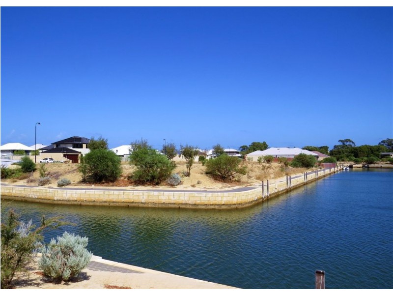 50 Estuary Place, Wannanup WA 6210