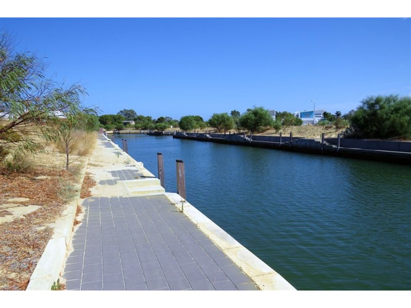 50 Estuary Place, Wannanup WA 6210