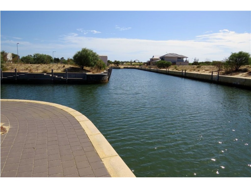 50 Estuary Place, Wannanup WA 6210