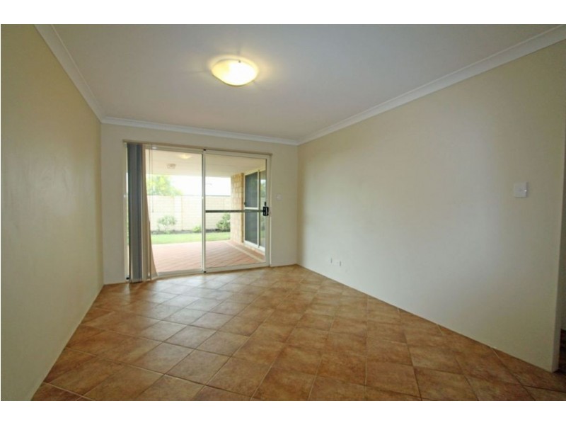 17 Alba Pass, Halls Head WA 6210