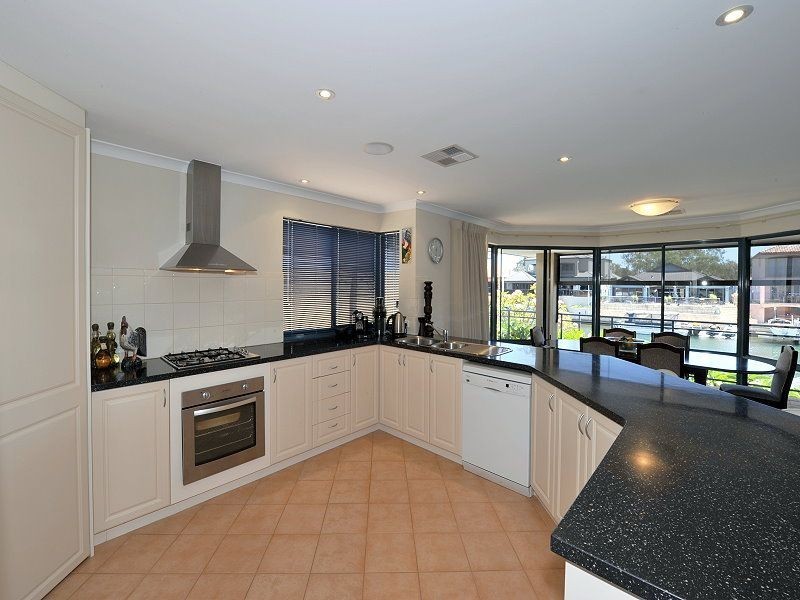4 Ragamuffin, Halls Head WA 6210