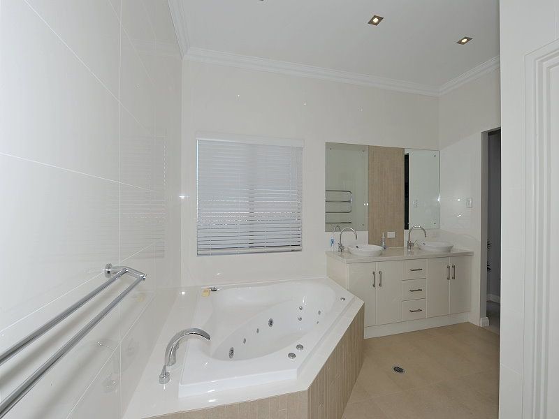 61 Galatea Road, Falcon WA 6210