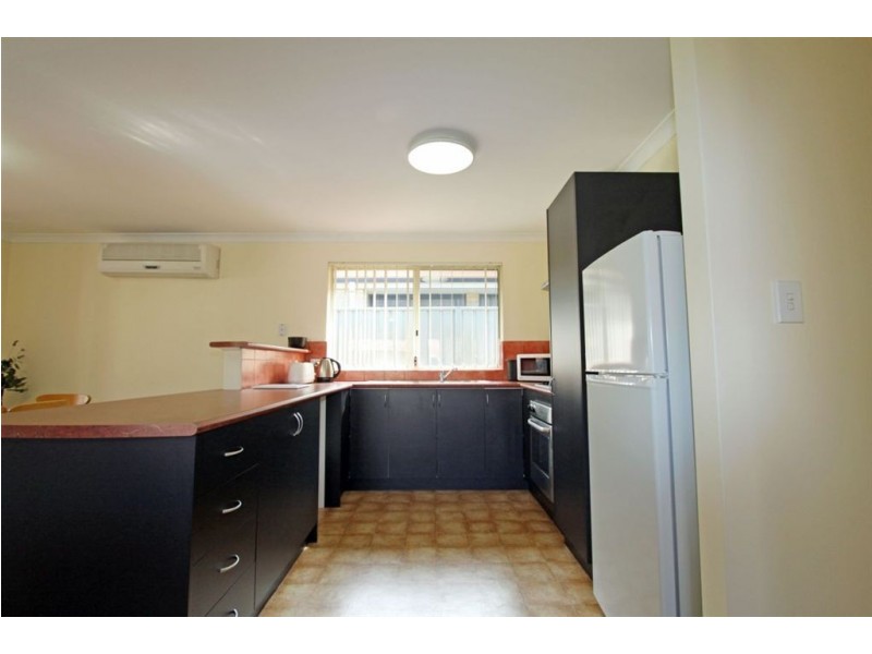 3 Saffron Loop, Falcon WA 6210