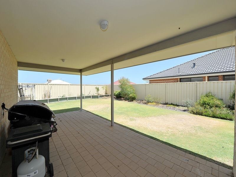 14 Sinclair Vista, Lakelands WA 6180