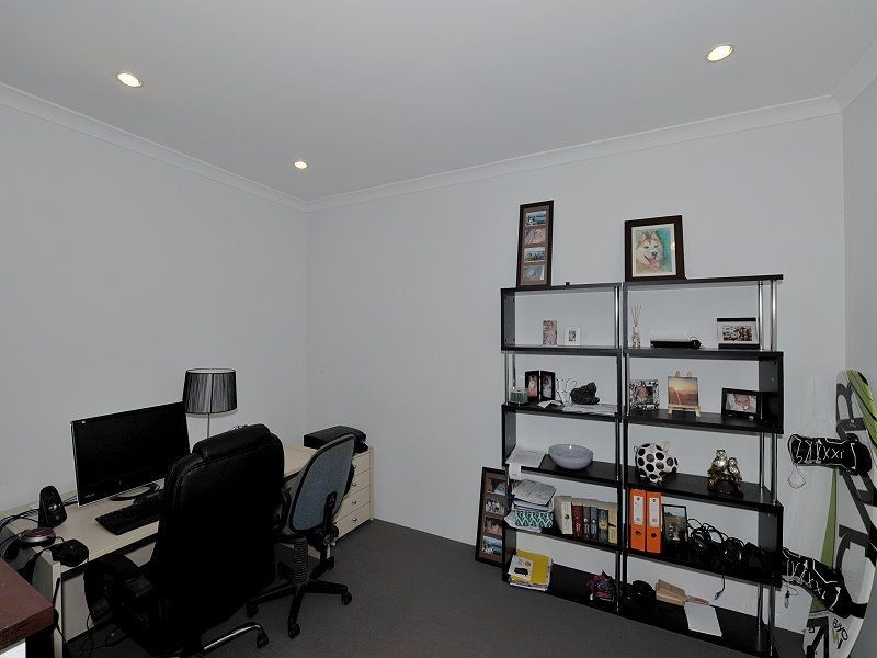 6 Emerald Pass, Meadow Springs WA 6210