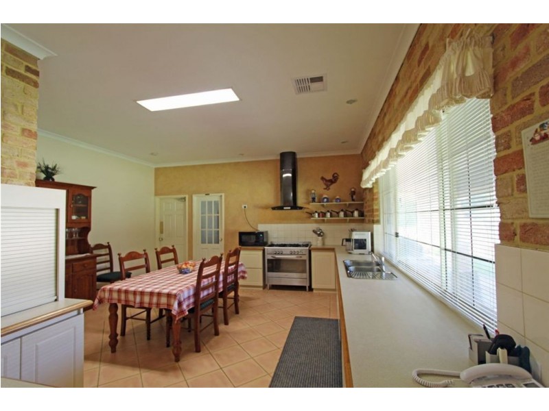 14 Hotspur Way, Greenfields WA 6210