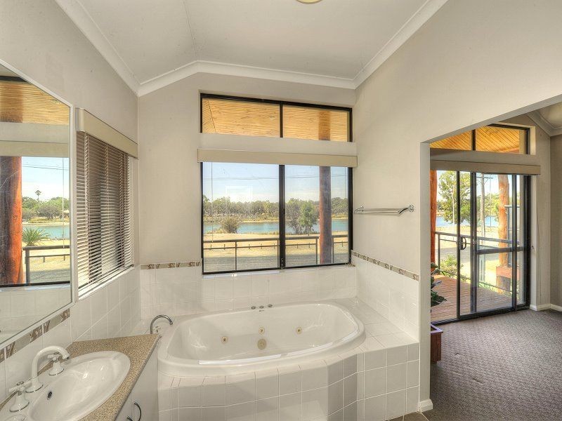 2/21 Bertram Street, Coodanup WA 6210