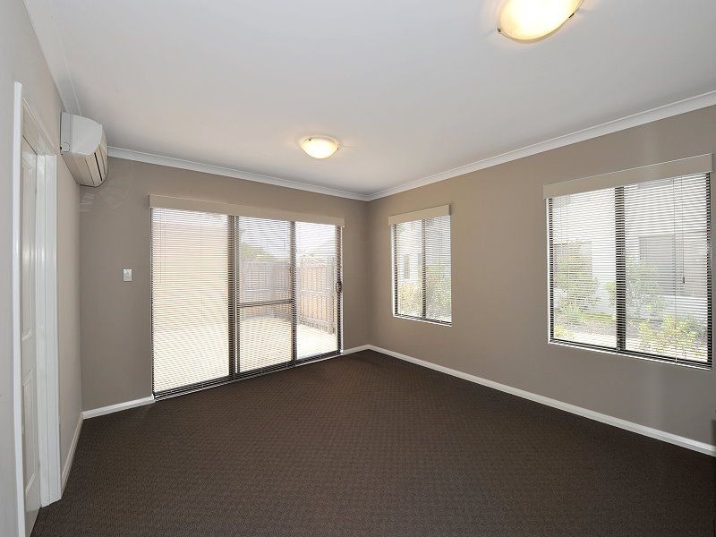 2/21 Bertram Street, Coodanup WA 6210