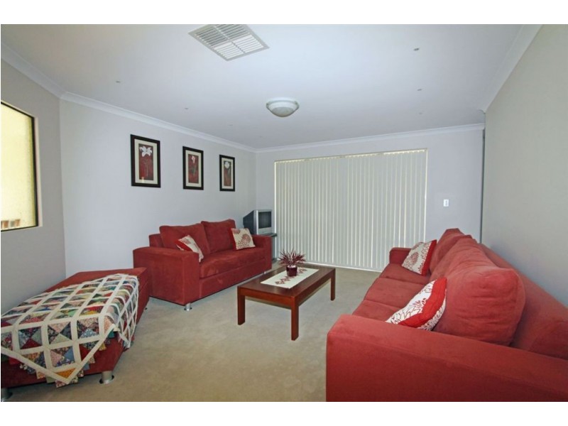 22 Jubata Gardens, Dudley Park WA 6210