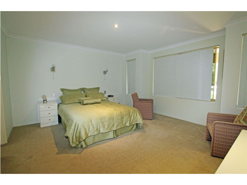 22 Jubata Gardens, Dudley Park WA 6210