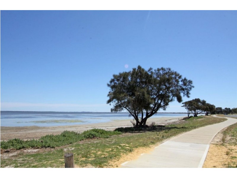 26 Placid Waters Parade, Coodanup WA 6210