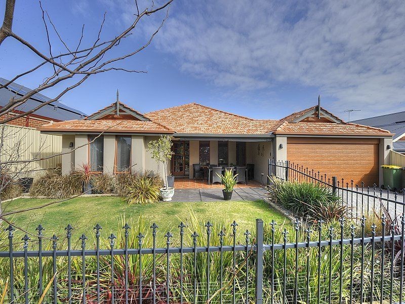 61 Ballard Meander, Lakelands WA 6180