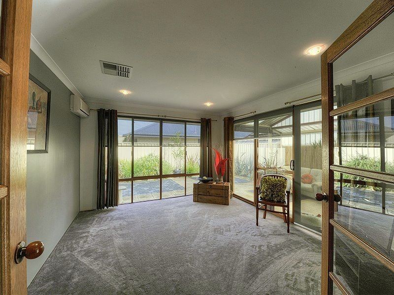 61 Ballard Meander, Lakelands WA 6180