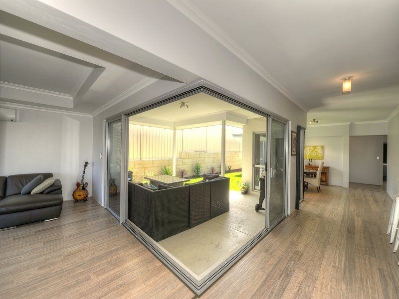 24 Victor Drive, Madora Bay WA 6210