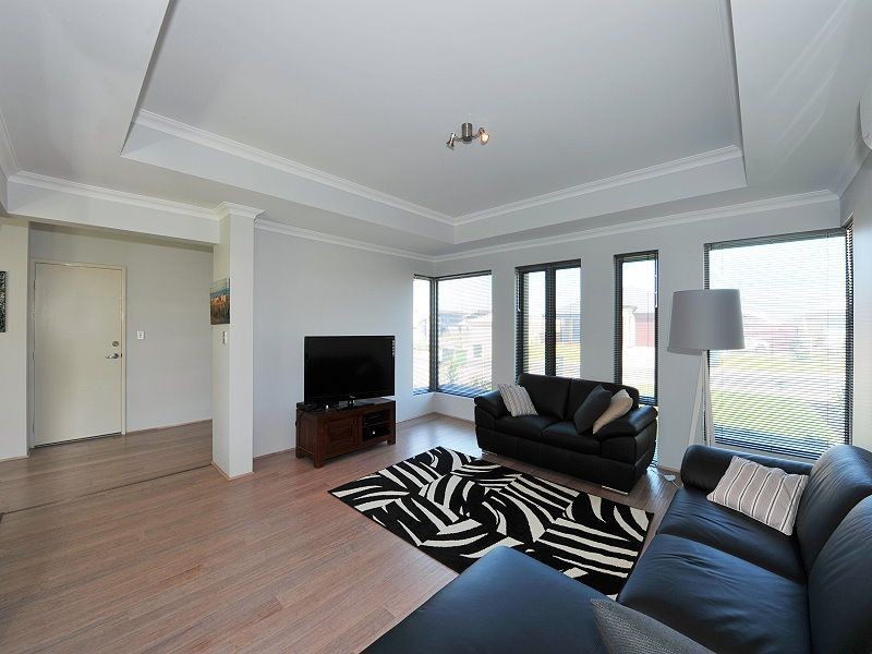 24 Victor Drive, Madora Bay WA 6210