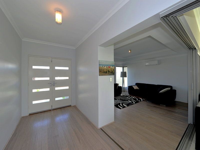 24 Victor Drive, Madora Bay WA 6210