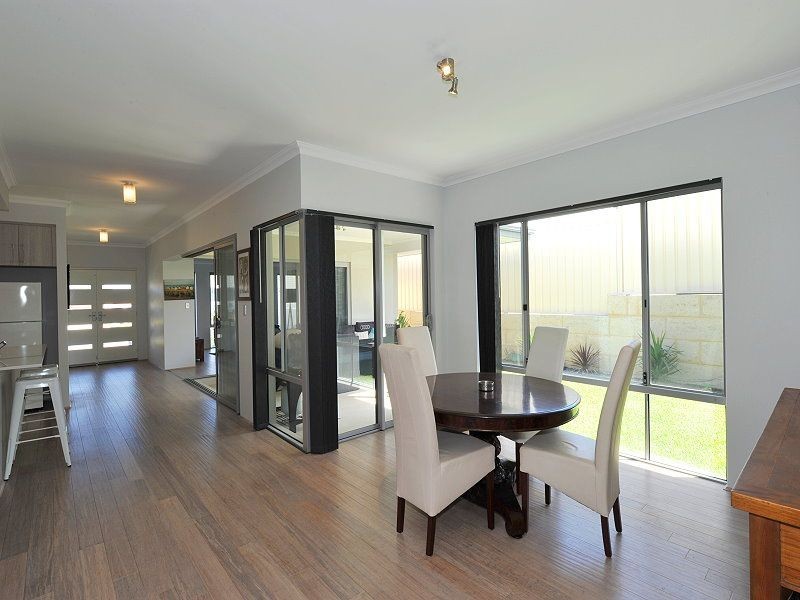 24 Victor Drive, Madora Bay WA 6210